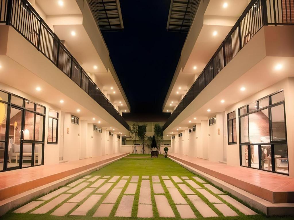 Yellow Moon Hotel Pattaya Exteriér fotografie